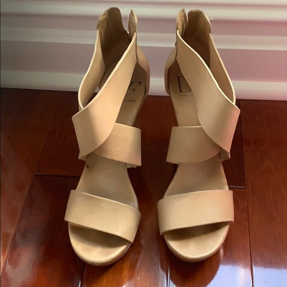Diane Von Furstenberg Shoes - Diane Von Furstenburg Nude  Espadrille sz 9
